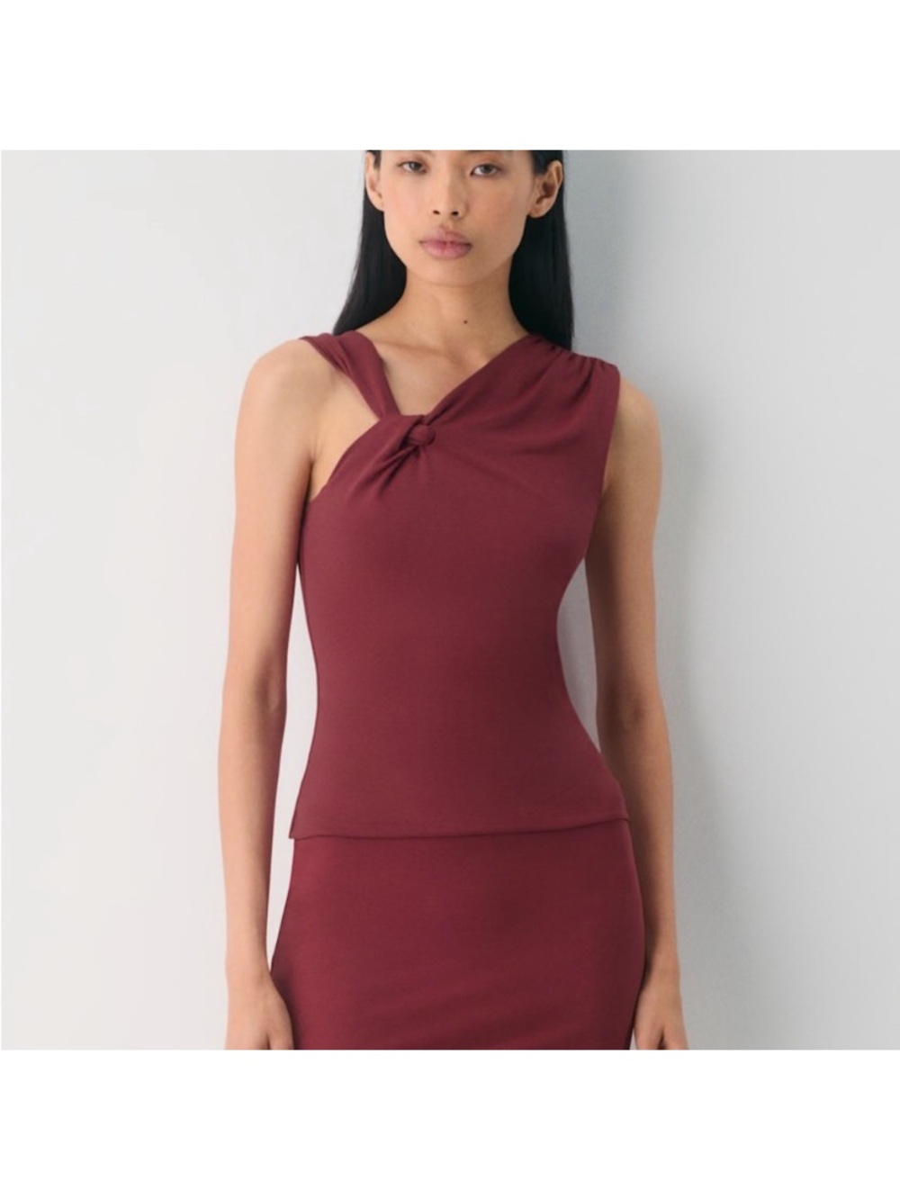 Sleeveless Knot-Detail Midi Dress in Wine